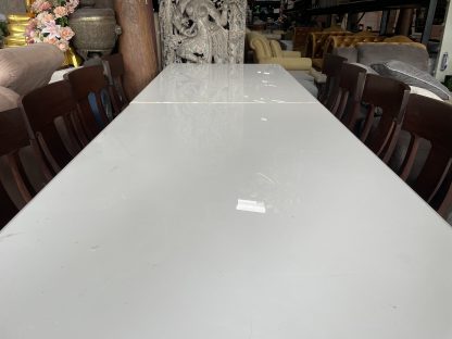 โต๊ะทานอาหาร 10 ที่นั่ง ท็อปหินอ่อนเทียม 2 แผ่นสีขาว