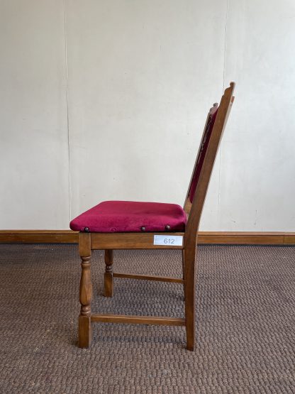เก้าอี้ไม้โอ๊ค (แบบที่ 9) เบาะและพนักพิงหลังหุ้ม ผ้ากำมะหยี่สีแดง