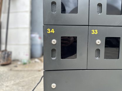 ตู้เก็บจดหมาย 50 บานเปิด มีกระจกอะคริลิค สีดำ โครงไม้ MDF