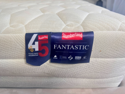 24 เตียงนอนขนาด 5 ฟุต บุผ้ากำมะหยี่สีขาว พร้อม ฟูกที่นอน แบรนด์ Slumberland รุ่น Fanatic