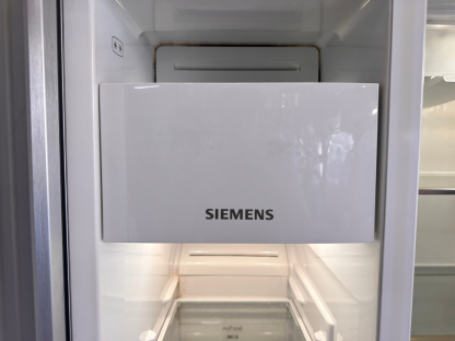 42 ตู้เย็น 2 บานเปิด แบรนด์ Siemens รุ่น Ka62d51/02 FD9302