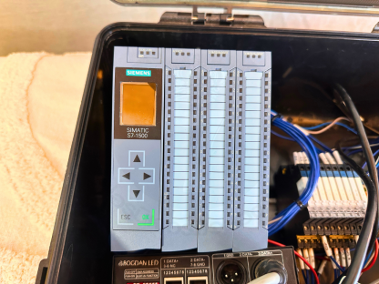 39 PLC Siemens S7-1500 Advanced Controllers พร้อมกล่องเซฟตี้ แบรนด์ pro’sKit