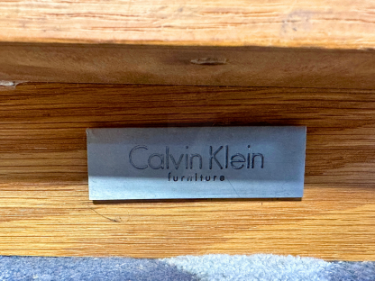 5 ตู้ข้างเตียงไม้ MDF แปะลายไม้สน แบรนด์ Calvin Klein 1 คู่