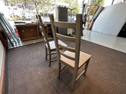 เก้าอี้ไม้สนทั้งตัว แบรนด์ IKEA รุ่น Kaustby
