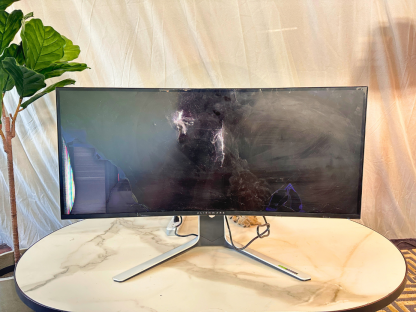 จอคอมแบบโค้ง แบรนด์ ALIENWARE รุ่น AW3821DW