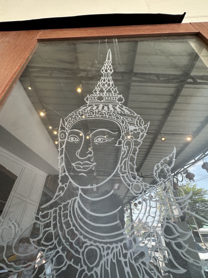 ประตูบานเลื่อนกระจก ลายเทวดาลายไทย