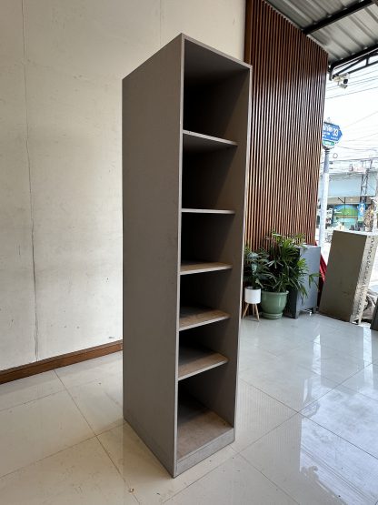 ตู้โชว์ทรงสูง 6 ชั้น แบรนด์ SB FURNITURE ชั้นปรับระดับได้ โครงไม้ MDF สีเทาอ่อน