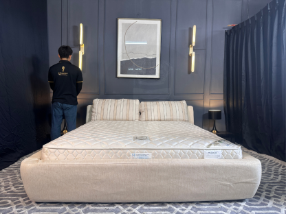 19 เตียงนอนขนาด ขนาด 6 ฟุต หุ้มผ้าสีครีม แบรนด์ LifeStyle พร้อมฟูก แบรนด์ Sealy รุ่น Vienna ชุดที่ 2