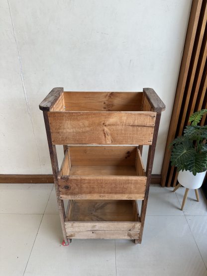 ชั้นวางของ 3 ชั้น ด้านข้างไม้จริง ชั้นไม้ MDF ล้อเลื่อน