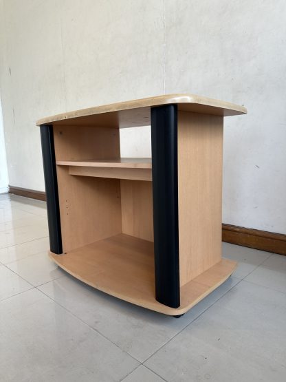 ตู้วางทีวี 2 ช่องวางของ โครงไม้ MDF สีบีชลายไม้ ล้อเลื่อน