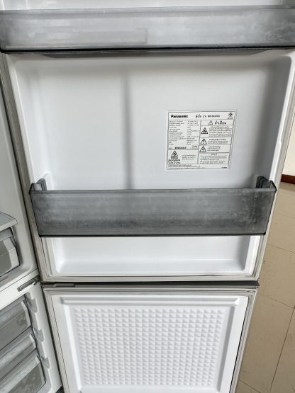 ตู้เย็น 2 ประตู แบรนด์ Panasonic รุ่น NR-BX418V-S ขนาด 13.1 คิว