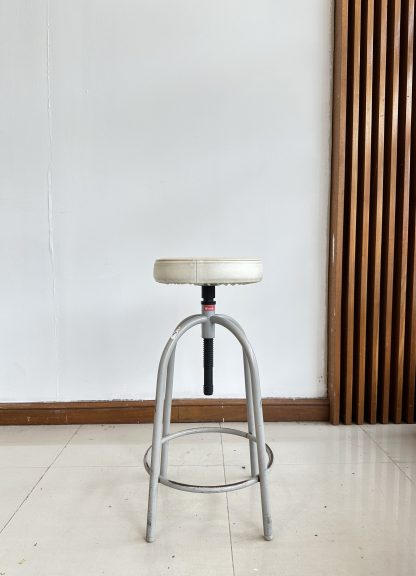 เก้าอี้บาร์ แบรนด์ INDEX เบาะทรงกลมหุ้มหนัง PU สีครีม
