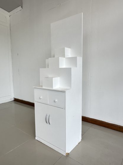 ตู้พระ สไตล์โมเดิร์น 2 ลิ้นชัก 2 บานเปิด โครงไม้ MDF สีขาว
