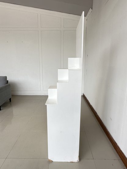 ตู้พระ สไตล์โมเดิร์น 2 ลิ้นชัก 2 บานเปิด โครงไม้ MDF สีขาว