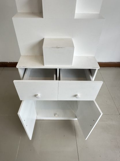 ตู้พระ สไตล์โมเดิร์น 2 ลิ้นชัก 2 บานเปิด โครงไม้ MDF สีขาว