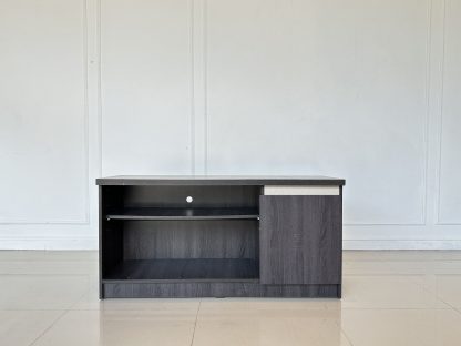 ตู้วางทีวี 1 บานเปิด โครงไม้ MDF สีเทาลายไม้