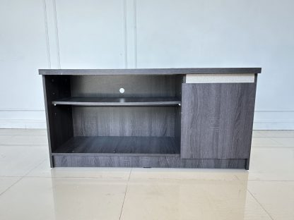ตู้วางทีวี 1 บานเปิด โครงไม้ MDF สีเทาลายไม้