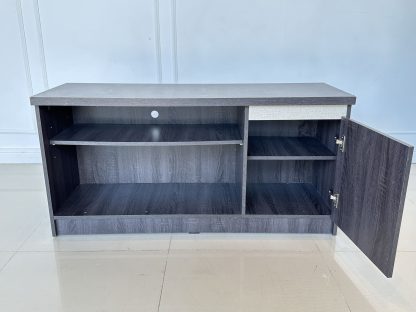 ตู้วางทีวี 1 บานเปิด โครงไม้ MDF สีเทาลายไม้