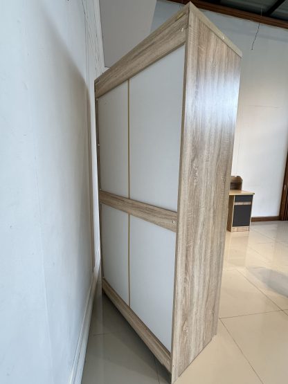 ตู้เสื้อผ้า 6 บานเปิด โครงไม้ MDF สีเทา – สีบีชลายไม้