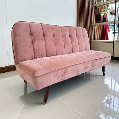 โซฟาเบด แบรนด์ KONCEPT เบาะผ้ากำมะหยี่สีชมพู ปรับพิงหลังลงได้ 2 ระดับ