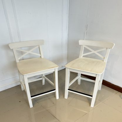 เก้าอี้บาร์ แบรนด์ IKEA รุ่น INGOLF โครงขาไม้ยางสีขาว