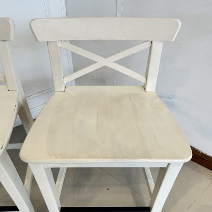 เก้าอี้บาร์ แบรนด์ IKEA รุ่น INGOLF โครงขาไม้ยางสีขาว