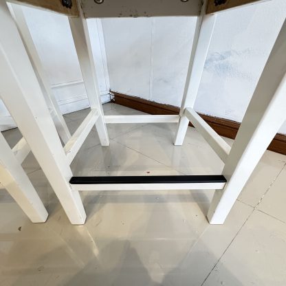 เก้าอี้บาร์ แบรนด์ IKEA รุ่น INGOLF โครงขาไม้ยางสีขาว