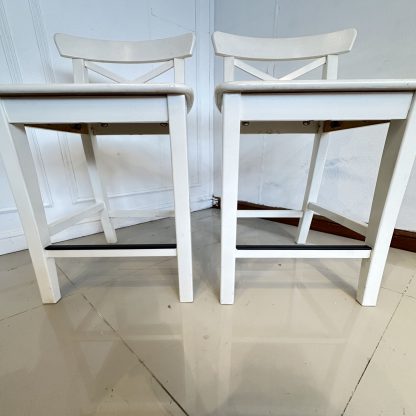เก้าอี้บาร์ แบรนด์ IKEA รุ่น INGOLF โครงขาไม้ยางสีขาว