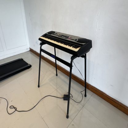 คีย์บอร์ดไฟฟ้า พร้อมขาตั้ง แบรนด์ Yamaha รุ่น EZ-20