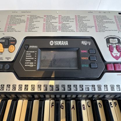 คีย์บอร์ดไฟฟ้า พร้อมขาตั้ง แบรนด์ Yamaha รุ่น EZ-20