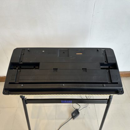 คีย์บอร์ดไฟฟ้า พร้อมขาตั้ง แบรนด์ Yamaha รุ่น EZ-20