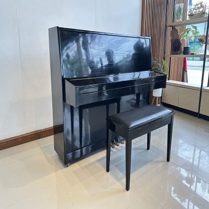 เปียโนไม้จริง แบรนด์ HEILMANN สีดำไฮกรอส