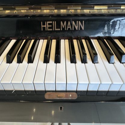 เปียโนไม้จริง แบรนด์ HEILMANN สีดำไฮกรอส