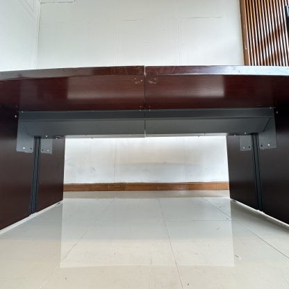 โต๊ะประชุม 8-10 ที่นั่ง ท็อปมีช่องรางปลั๊ก 2 ช่อง โครงไม้ MDF