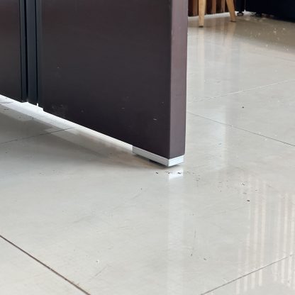 โต๊ะประชุม 8-10 ที่นั่ง ท็อปมีช่องรางปลั๊ก 2 ช่อง โครงไม้ MDF
