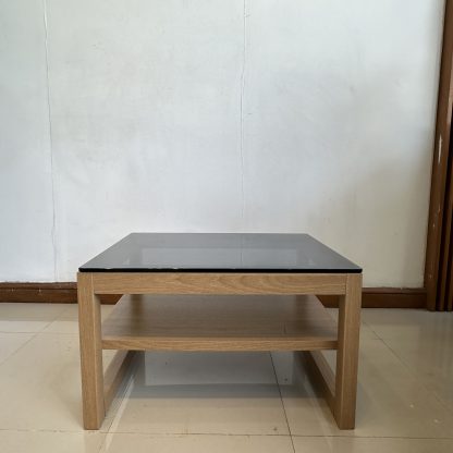 โต๊ะกลาง ท็อปกระจก โครงไม้ MDF สีน้ำตาลลายไม้