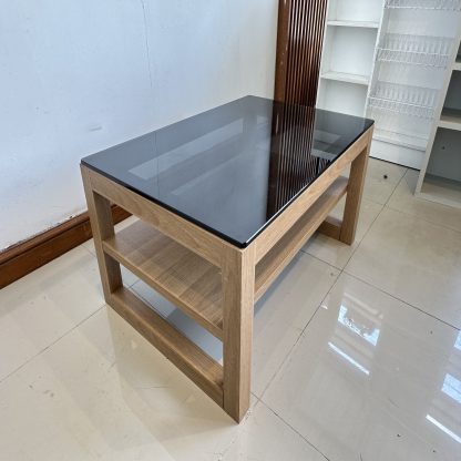 โต๊ะกลาง ท็อปกระจก โครงไม้ MDF สีน้ำตาลลายไม้