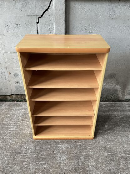 ตู้โชว์ 6 ชั้นวาง โครง MDF สีบีชลายไม้