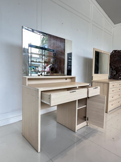 โต๊ะเครื่องแป้ง แบรนด์ SB FURNITURE