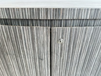เคาน์เตอร์ 2 บานเปิด ทรงวงรี โครงไม้ MDF ลายไม้สีน้ำตาล