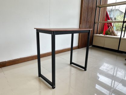 โต๊ะทำงาน ท็อปไม้ MDF ลายไม้สีน้ำตาล ขาเหล็กสีดำ