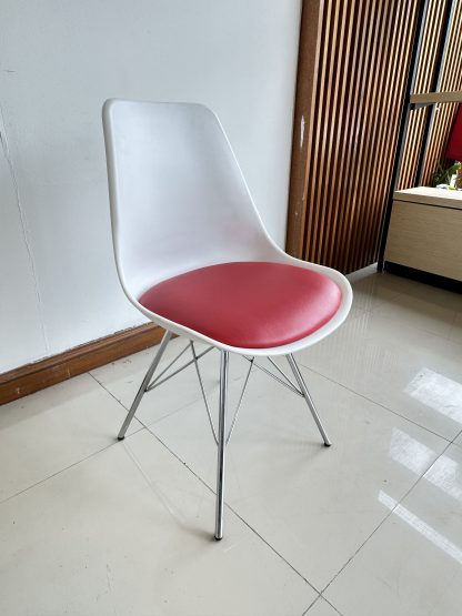 เก้าอี้สไตล์โมเดิร์น เบาะพลาสติกสีขาว หุ้มหนัง PU สีแดง