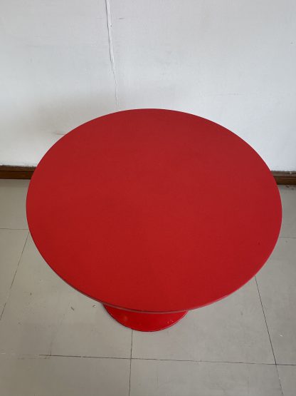 โต๊ะทานอาหาร ท็อปไม้ MDF ทรงกลมสีแดง โครงขาเหล็กสีแดง