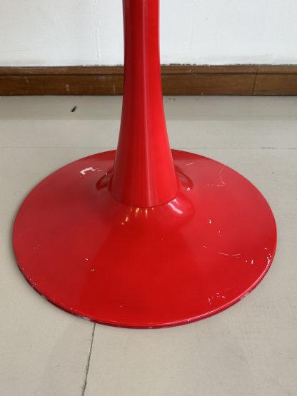 โต๊ะทานอาหาร ท็อปไม้ MDF ทรงกลมสีแดง โครงขาเหล็กสีแดง