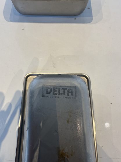 ถาดหลุมใสท็อปปิ้งสแตนแลลส พร้อมฝาปิด แบรนด์ DELTA แบบที่ 3