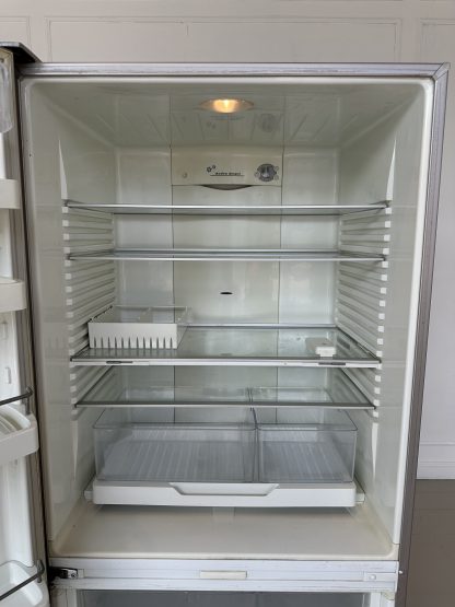 ตู้เย็น 2 ประตู แบรนด์ Fisher & Paykel รุ่น E522BRXFD5S
