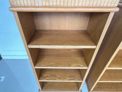 ชั้นโชว์ 4 ช่องวางของ โครงไม้จริงสีน้ำตาล
