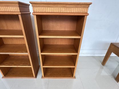 ชั้นโชว์ 4 ช่องวางของ โครงไม้จริงสีน้ำตาล