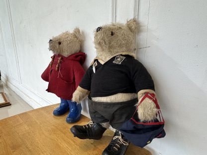 ตุ๊กตาหมีวินเทจ Paddington Bear ชุดกันฝนรองเท้าบูด และ ชุดนักฟุตบอล