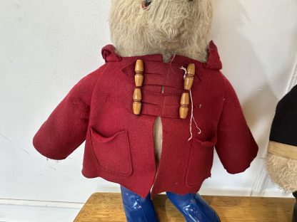 ตุ๊กตาหมีวินเทจ Paddington Bear ชุดกันฝนรองเท้าบูด และ ชุดนักฟุตบอล